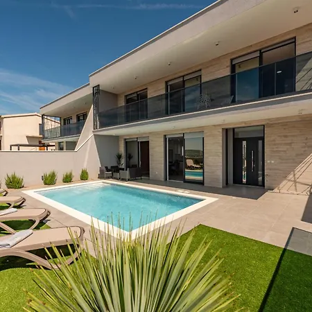 וילה Solina Zadarvillas *