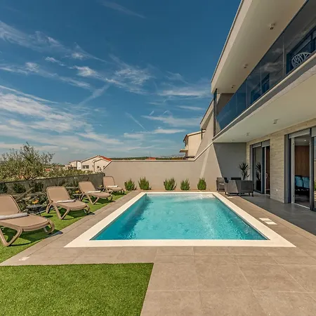 וילה Solina Zadarvillas *