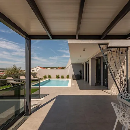 Solina Zadarvillas וילה
