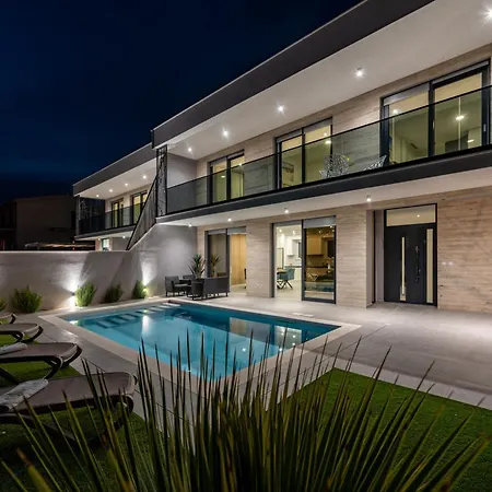 Solina Zadarvillas וילה מסלניקה