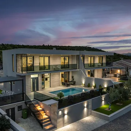 Solina Zadarvillas מסלניקה